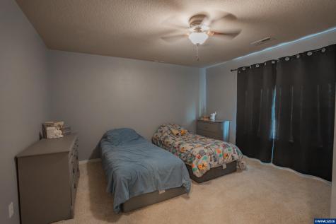 2333 Mountain River Drive Lebanon OR 97355