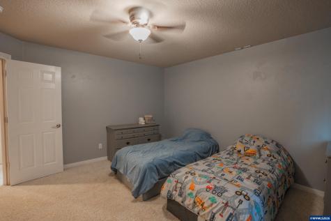 2333 Mountain River Drive Lebanon OR 97355