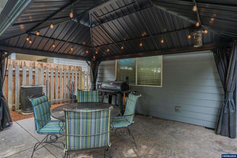 2333 Mountain River Drive Lebanon OR 97355