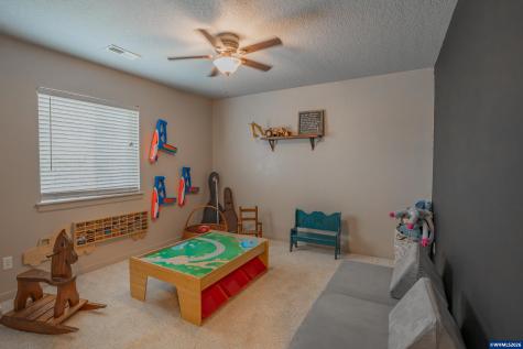 2333 Mountain River Drive Lebanon OR 97355