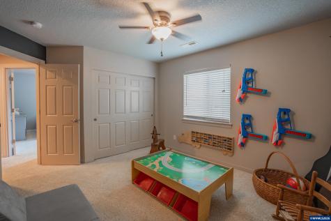 2333 Mountain River Drive Lebanon OR 97355