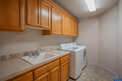 2333 Mountain River Drive Lebanon OR 97355