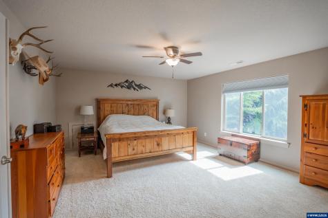 2333 Mountain River Drive Lebanon OR 97355