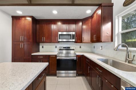 1408 Greenwood Drive NE Keizer OR 97303
