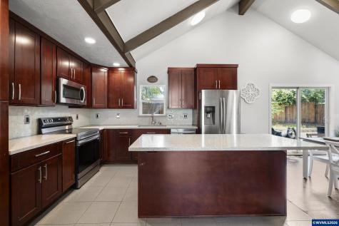 1408 Greenwood Drive NE Keizer OR 97303