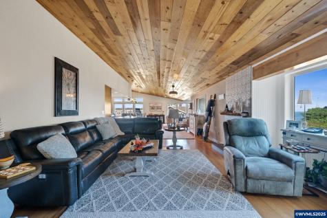 424 SW Cliff Street Depoe Bay OR 97341