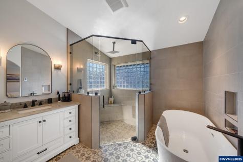 424 SW Cliff Street Depoe Bay OR 97341