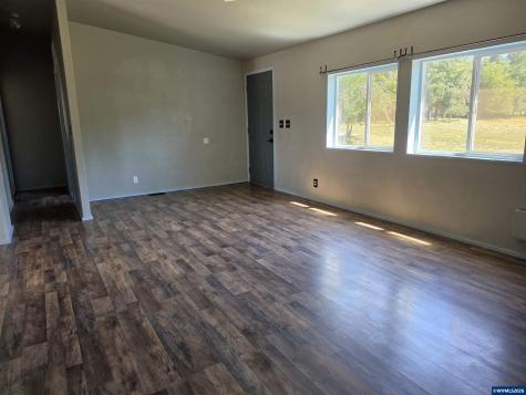 34125 E Lacomb Road Lebanon OR 97355