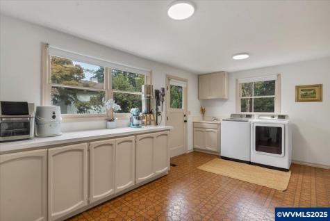 6671 Ganon Street SE Salem OR 97317