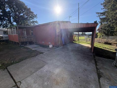 1901 Kalmia Street Sweet Home OR 97386