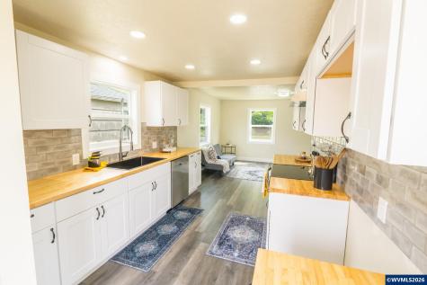 1925 Liberty Street NE Salem OR 97301
