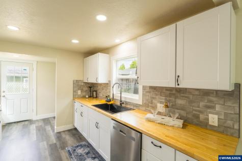 1925 Liberty Street NE Salem OR 97301
