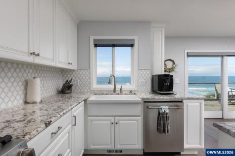 2151 NW Inlet Avenue Lincoln City OR 97367