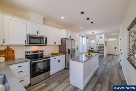 528 S 7th Street Independence OR 97351