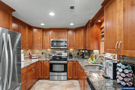 3030 Hollyridge Lp Salem OR 97305
