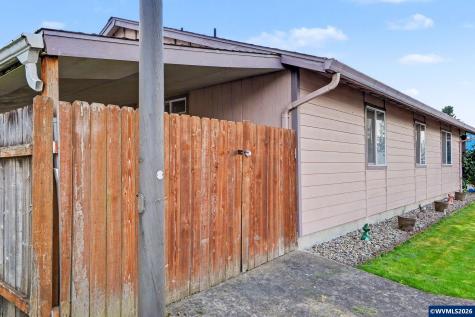 3030 Hollyridge Lp Salem OR 97305