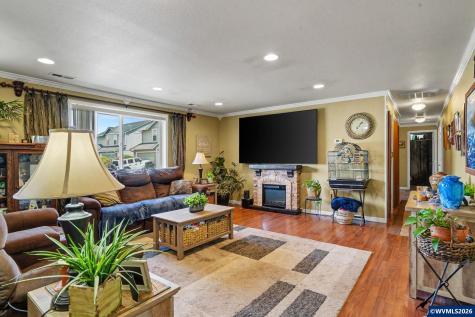 3030 Hollyridge Lp Salem OR 97305