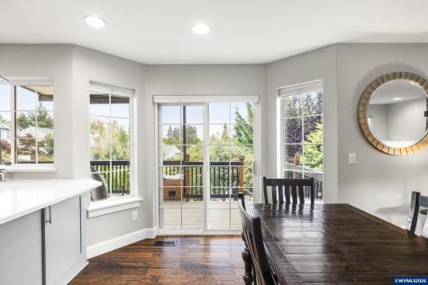38 Sweden Circle Silverton OR 97381