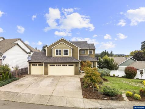 38 Sweden Circle Silverton OR 97381