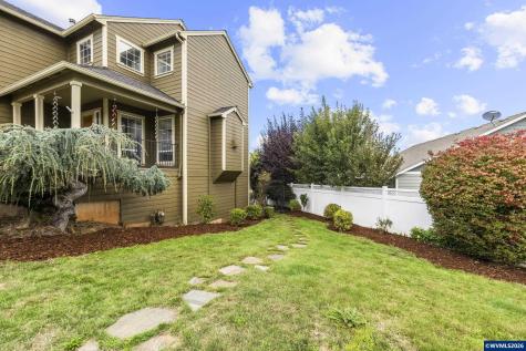 38 Sweden Circle Silverton OR 97381
