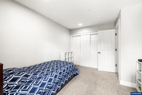 38 Sweden Circle Silverton OR 97381