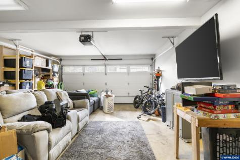 38 Sweden Circle Silverton OR 97381