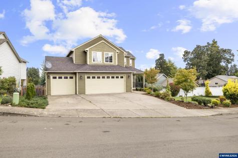38 Sweden Circle Silverton OR 97381