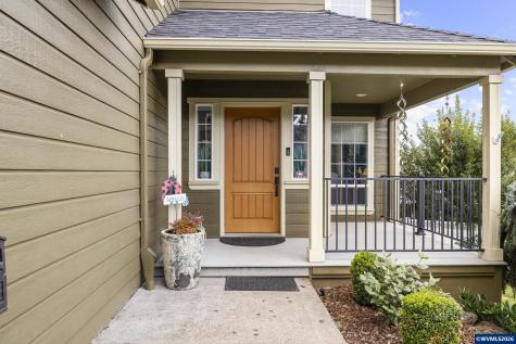 38 Sweden Circle Silverton OR 97381