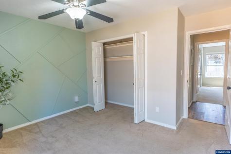 819 Monmouth Avenue S Monmouth OR 97361