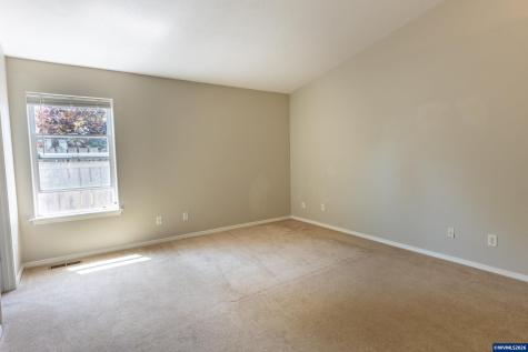 819 Monmouth Avenue S Monmouth OR 97361