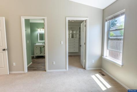 819 Monmouth Avenue S Monmouth OR 97361