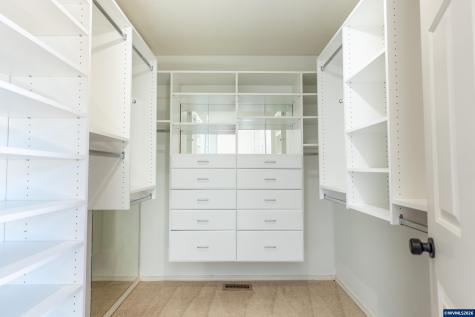 819 Monmouth Avenue S Monmouth OR 97361