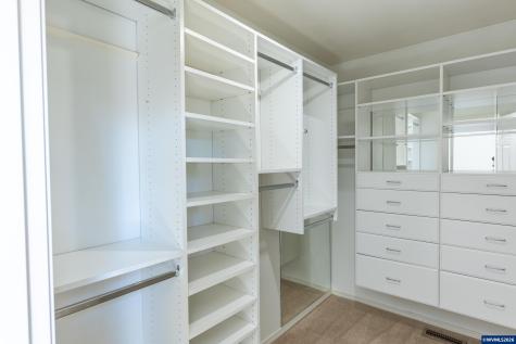 819 Monmouth Avenue S Monmouth OR 97361