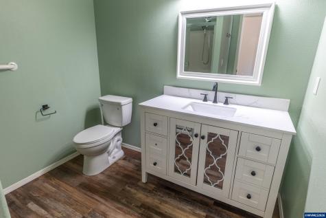 819 Monmouth Avenue S Monmouth OR 97361