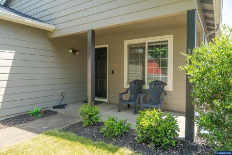 819 Monmouth Avenue S Monmouth OR 97361