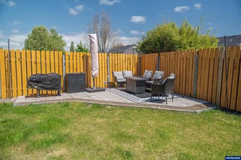 819 Monmouth Avenue S Monmouth OR 97361