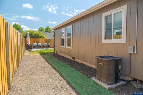 819 Monmouth Avenue S Monmouth OR 97361