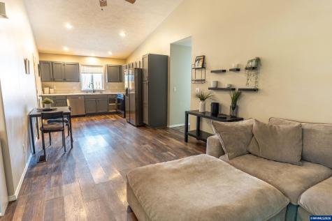 819 Monmouth Avenue S Monmouth OR 97361