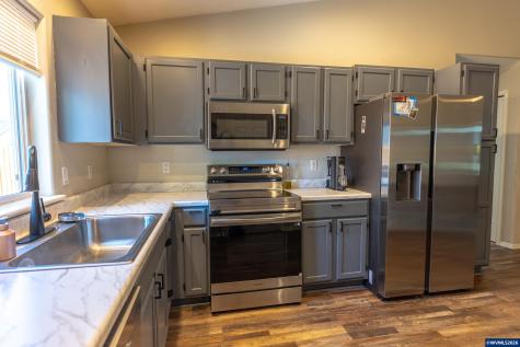 819 Monmouth Avenue S Monmouth OR 97361