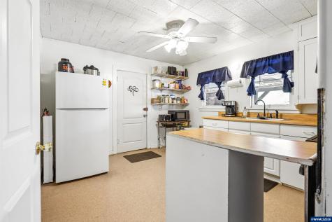1719 Tamarack Street Sweet Home OR 97386-1141