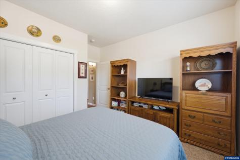 1589 SE Loganberry Street Dallas OR 97338