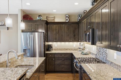 1589 SE Loganberry Street Dallas OR 97338