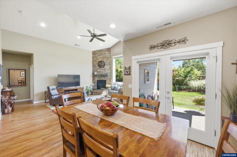 1589 SE Loganberry Street Dallas OR 97338