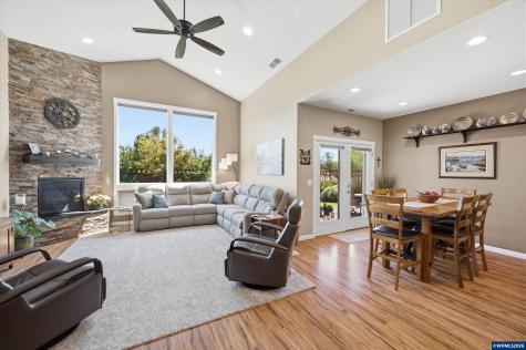1589 SE Loganberry Street Dallas OR 97338