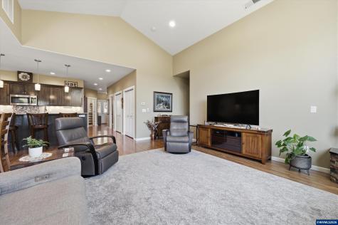1589 SE Loganberry Street Dallas OR 97338