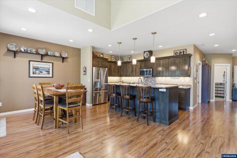 1589 SE Loganberry Street Dallas OR 97338