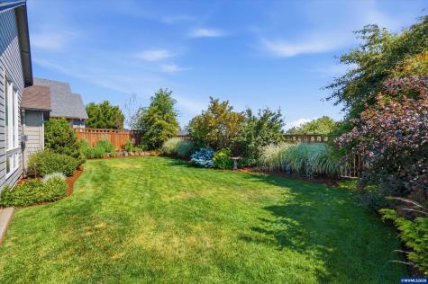 1589 SE Loganberry Street Dallas OR 97338
