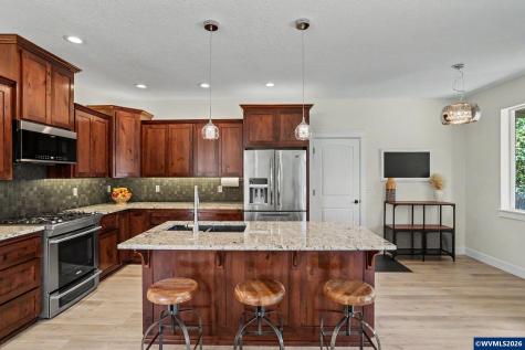 1995 Zachris Court NE Keizer OR 97303