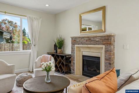1995 Zachris Court NE Keizer OR 97303