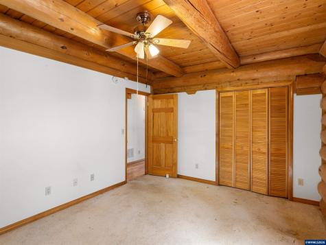 37782 River Drive Lebanon OR 97355